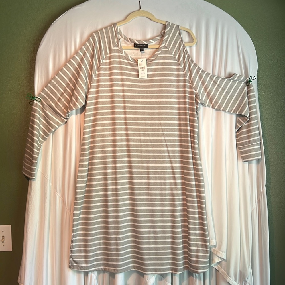 𝅺Lane Bryant Cold Shoulder Long Sleeve Night Shirt 18/20